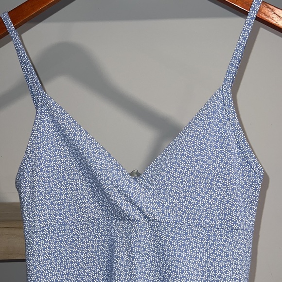 Brandy‎ Melville, Amara blue white floral dress NWT - Picture 3 of 4